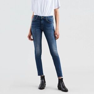 NWT Levi's Jeans Super Skinny High Waisted Size 24